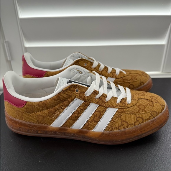 Gucci x Wmns Gazelle 'GG Monogram' - Picture 4 of 9